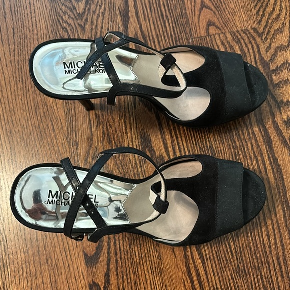 Michael kors size 9 black heels - Picture 2 of 6